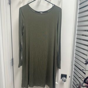 Women’s Long Sleeve Flowy Green Dress with Button Back SZ M